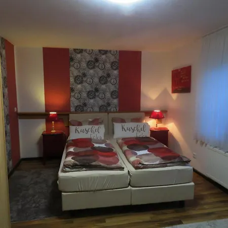 Haus Waldzauber * Neuhausel